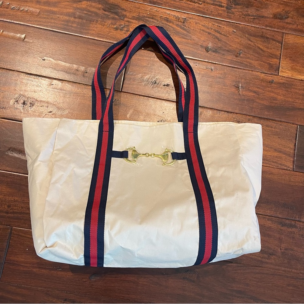 Signature tote